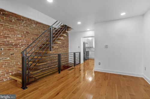 312 Manton St, Philadelphia PA  19147-5213 exterior