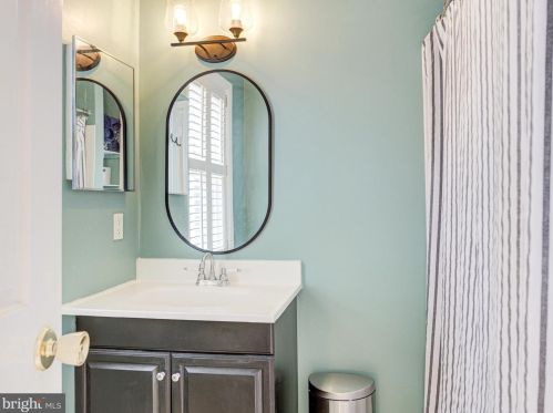 5271 Bradgen Ct, Springfield VA  22151-3505 exterior