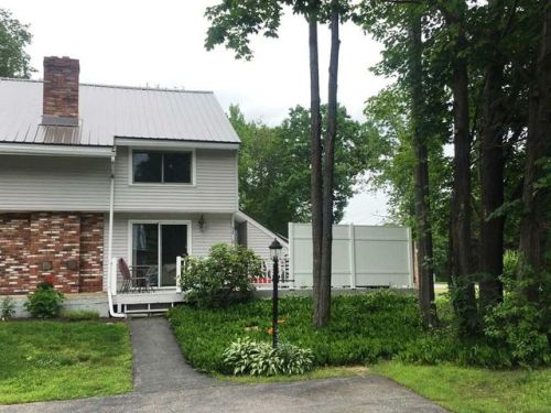 7 Meadow St, Laconia, NH 03246-3625