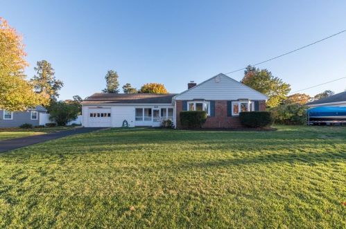 54 Osage Dr, Warwick, RI 02888-6112