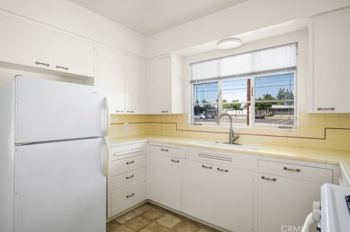 460 Cambridge St, Orange CA  92866-1150 exterior