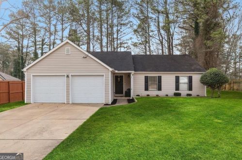 3443 Summerchase Dr, Kennesaw, GA 30152-2541
