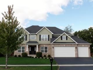 681 Omaha Dr, Plattville, IL 60560-2364