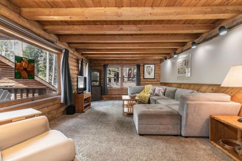 10691 Jeffrey Way, Truckee CA  96161-2518 exterior