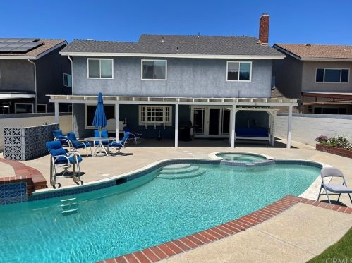 2532 Lark Ellen Ln, Anaheim CA  92806-5606 exterior