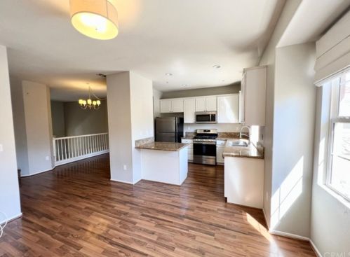 1512 Timberwood, Irvine CA  92620-0285 exterior