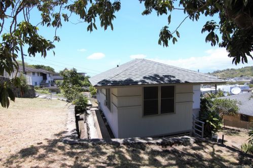 1584 Elua St, Honolulu HI  96819-3661 exterior
