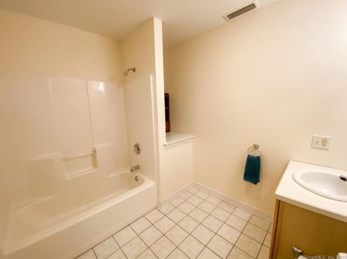 34 Hamlet Mnr, Durham CT  06422-1630 exterior