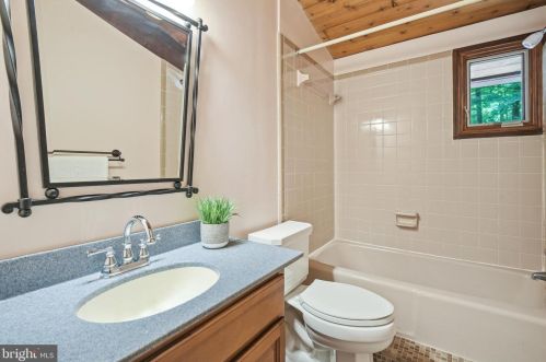 209 Bryants Nursery Rd, Silver Spring MD 20905-3840 exterior