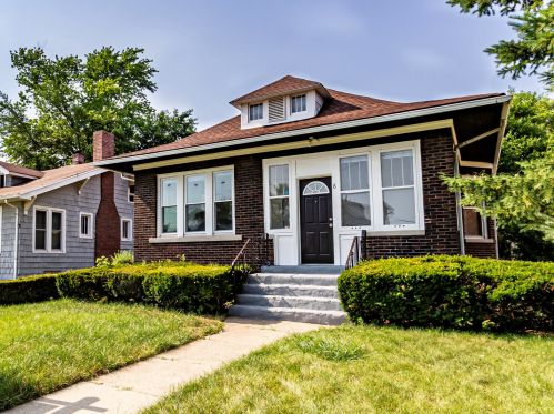 8 Webb St, Calumet City, IL 60409-4867
