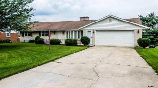 1425 Chapel Dr, York, PA 17404-2028