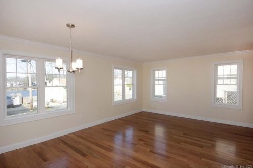 21 Cary Rd, Riverside, CT 06878-1332