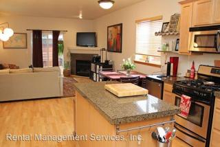 8806 Fiske Ave, Portland OR  97203-3537 exterior