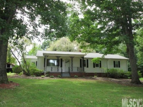 616 Boxwood St, Hudson, NC 28638-2410