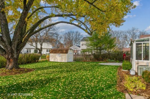 1298 Brandywyn Ln, Buffalo Grove, IL 60089-1172