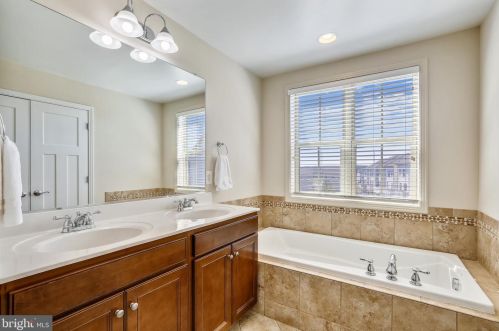 13782 Foggy Glen Dr, Silver Spring MD 20906 exterior