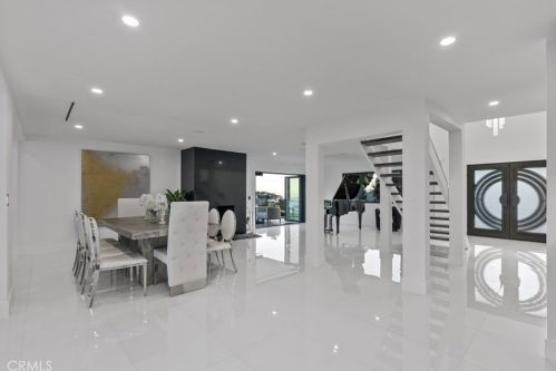 2434 Delisle Ct, Glendale CA  91208-2210 exterior