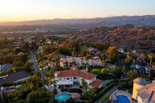 289 Owens Dr, Anaheim CA  92808-1327 exterior