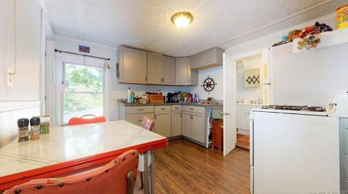 12 Florence Ave, Ellington, CT 06029-4117