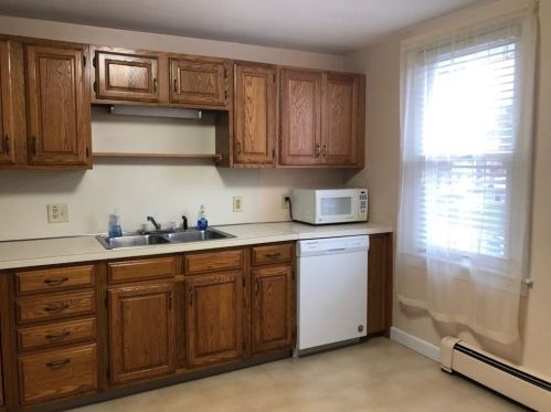18 Elm St, Westerly RI  02891-2126 exterior