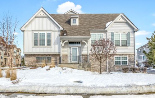 170 Sype Dr, Carol Stream, IL 60188-3374