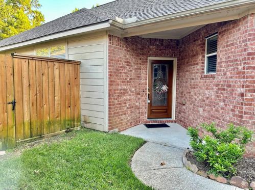 1608 Berlino Dr, Pearland, TX 77581-7570