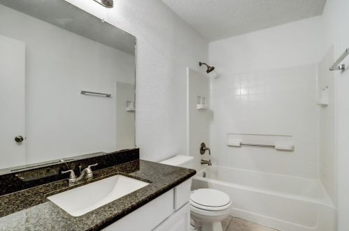 316 11th St, Conroe TX  77301-3927 exterior