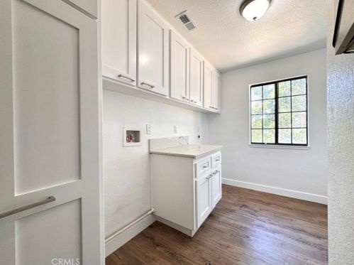 16685 Bonanza Dr, Riverside CA  92504-5706 exterior