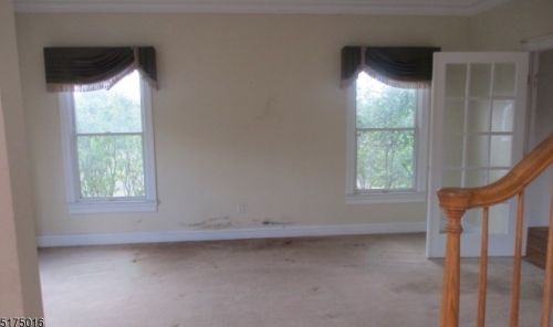 1 Southgate Dr, Annandale, NJ 08801-3383