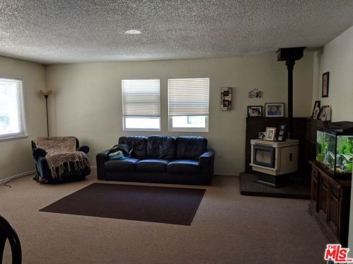 300 Avenue, Lancaster, CA