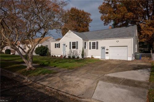 1056 Lindale Ln, Norfolk, VA 23503-3934