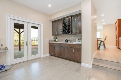815 Moorside Dr, Glendale CA  91207-1135 exterior