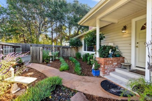 6489 Lone Pine Rd, Sebastopol, CA 95472-5622