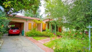1212 Jackson St, Glendale, CA 91207-1447
