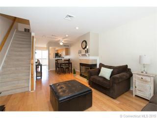 49 Manorwood Dr, Branford, CT 06405-3026