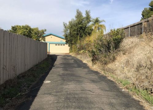 8412 Carlton Oaks Dr, Santee, CA 92071-2208