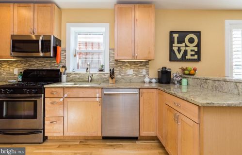 1712 Green St, Philadelphia, PA 19130-4133