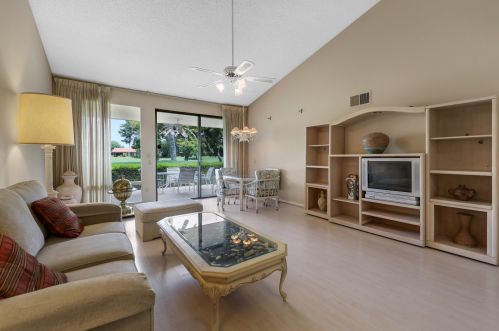 55 Sunrise Dr, Rancho Mirage, CA 92270-3845