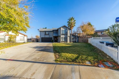 42320 La Gabriella Dr, Lancaster CA  93536-3568 exterior