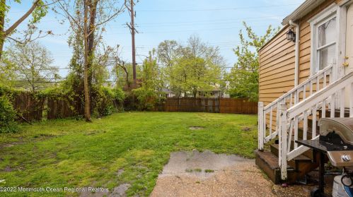 1512 Summerfield Ave, Tinton Falls NJ 07712-6918 exterior