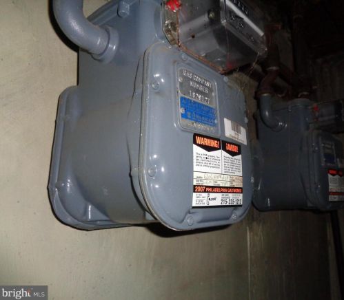 6306 10th St, Philadelphia PA 19133-1511 exterior