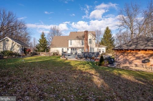 874 Pheasant Hill Rd, Summit Point WV  25446-3634 exterior