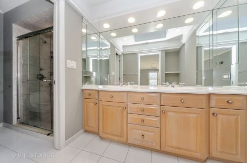 1070 Smt Dr, Bannockburn IL  60015-1879 exterior