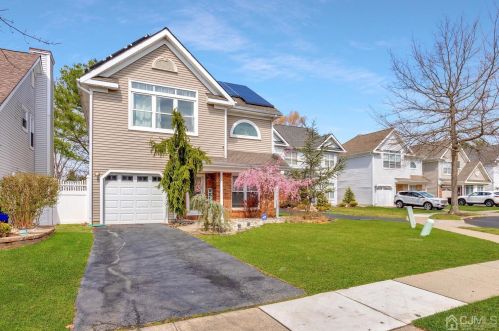 7 Glen Oaks Ct, Old Bridge, NJ 08857-3502