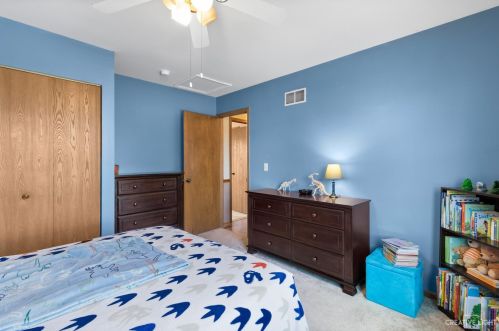 1080 Birchbark Trl, Carol Stream IL  60188-9186 exterior