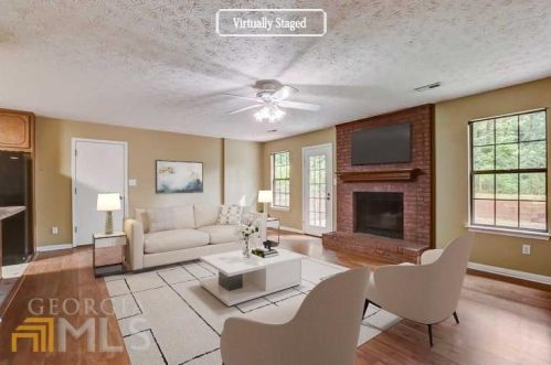 209 Pine St, Stockbridge, GA 30281-3881