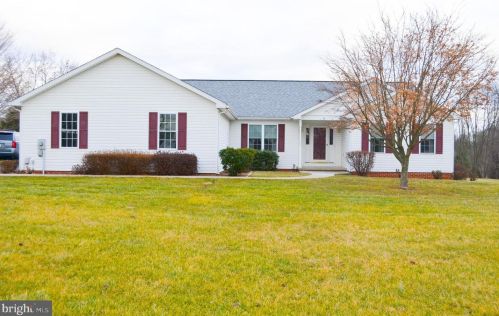34 Tall Pines Dr, Charles Town, WV 25414-4992