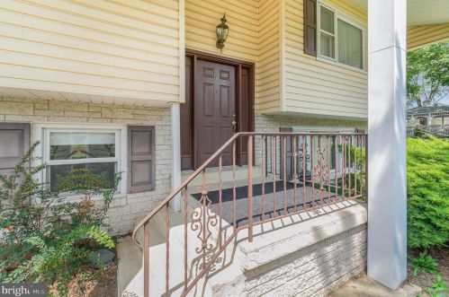25 Chester St, Carlisle, PA 17013-1002