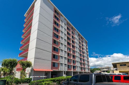 1670 Kalakaua Ave, Honolulu HI  96826-2451 exterior