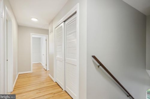 1221 Pinecrest Cir, Silver Spring MD 20910-1626 exterior